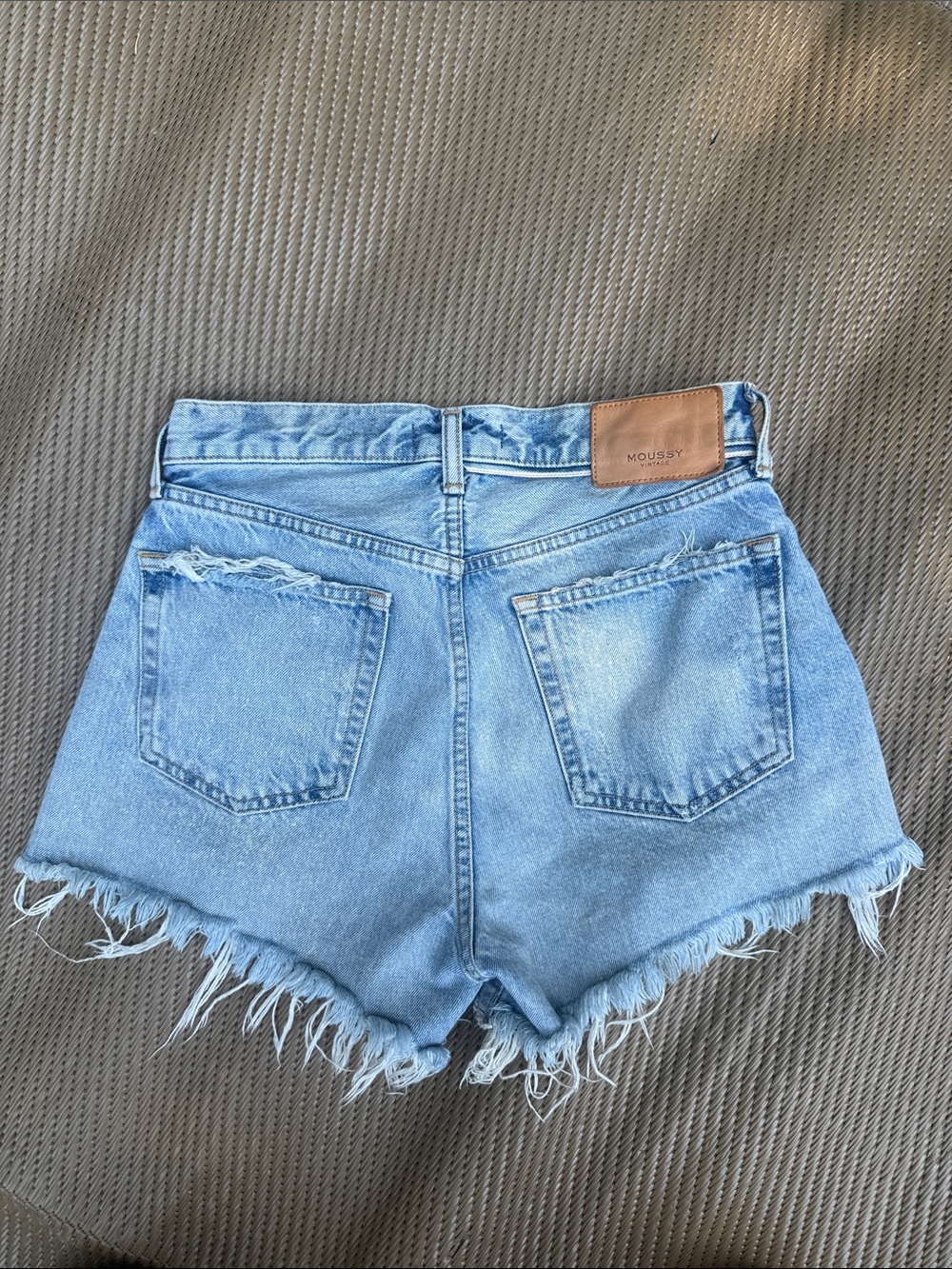 Moussy Vintage Light Wash High-Rise Distressed Denim Shorts Size 25